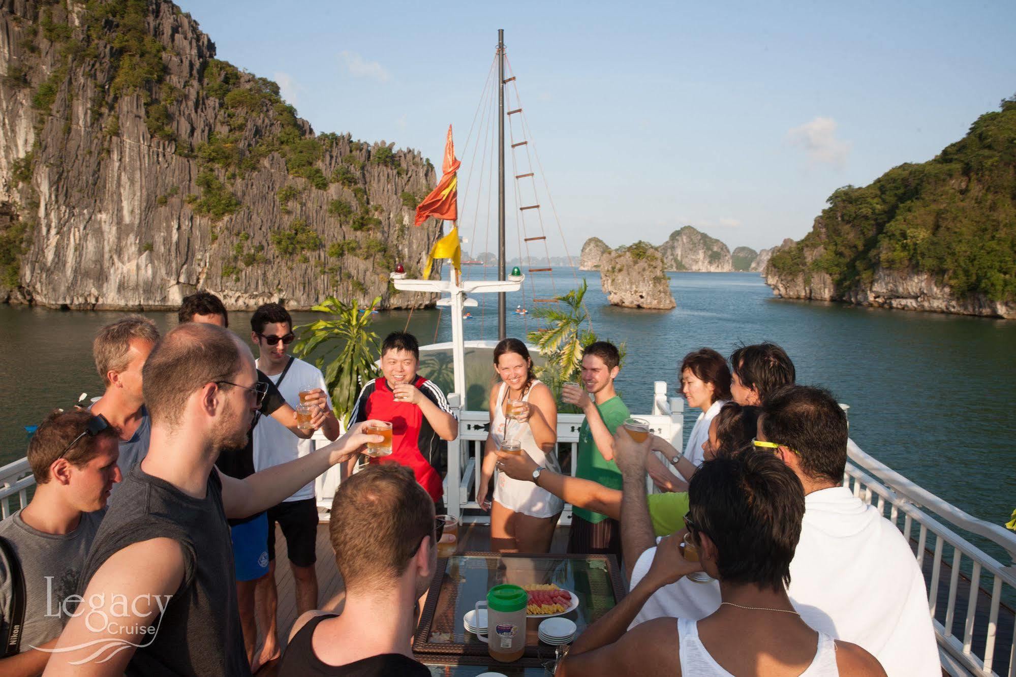 Hotel Legacy Cruise Hạ Long Exterior foto